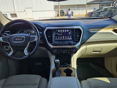 Used 2019 GMC Acadia Denali w/ Technology Package FWD image 14