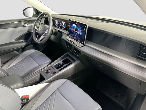 New 2026 Volkswagen Tiguan SE image 27