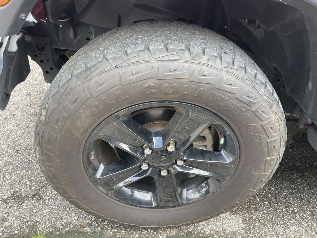 Used 2021 Jeep Wrangler Unlimited Sahara AWD/4WD image 2