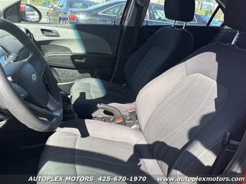 Used 2012 Chevrolet Sonic LT image 19