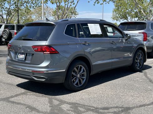 Used 2023 Volkswagen Tiguan SE FWD image 4