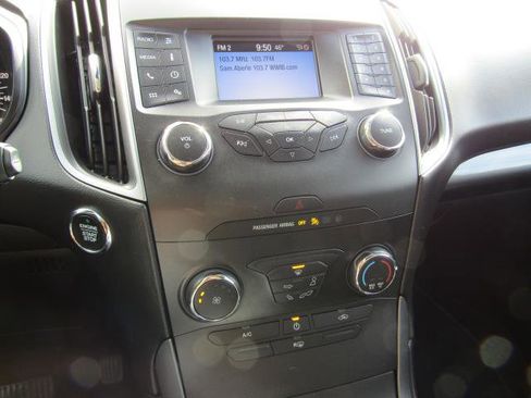 Used 2019 Ford Edge SE w/ SE Fleet Driver's Package image 19