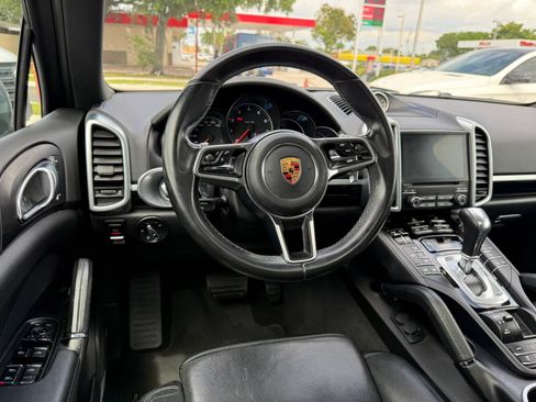 Used 2017 Porsche Cayenne Platinum Edition AWD/4WD image 17