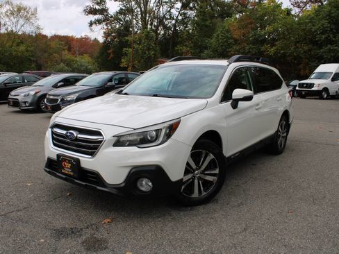 Used 2019 Subaru Outback 2.5i Limited image 1