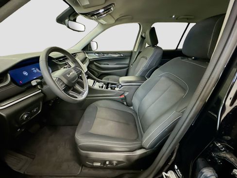 Used 2023 Jeep Grand Cherokee Laredo AWD/4WD image 13