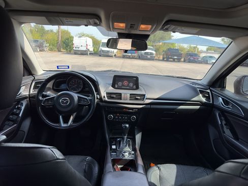 Used 2018 MAZDA MAZDA3 Grand Touring FWD image 16