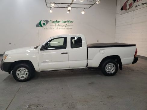 Used 2013 Toyota Tacoma 2WD Access Cab image 3