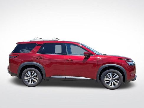 Used 2023 Nissan Pathfinder SL AWD/4WD image 7
