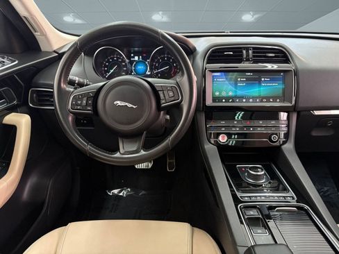 Used 2019 Jaguar F-PACE Premium image 25