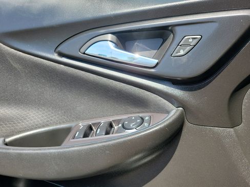 Used 2018 Chevrolet Malibu LT w/ Redline Edition image 7