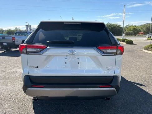 Used 2022 Toyota RAV4 Limited AWD/4WD image 5