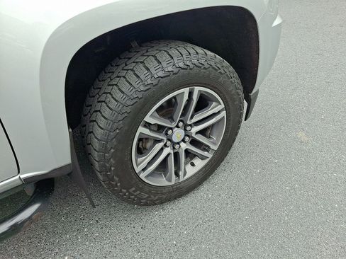 Used 2019 Chevrolet Colorado W/T w/ Custom Special Edition AWD/4WD image 10