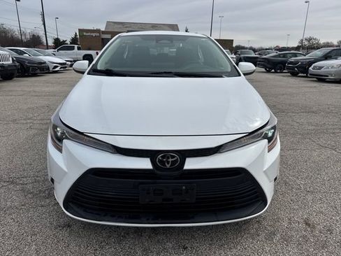 Used 2023 Toyota Corolla LE FWD image 3