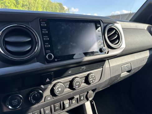 Used 2020 Toyota Tacoma TRD Off-Road w/ Technology Package AWD/4WD image 51