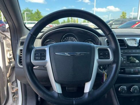 Used 2013 Chrysler 200 Touring FWD image 12