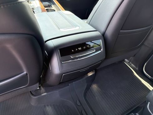 Used 2023 Cadillac Escalade ESV Premium Luxury RWD image 34