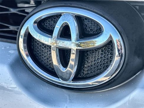 Used 2017 Toyota 4Runner SR5 image 8