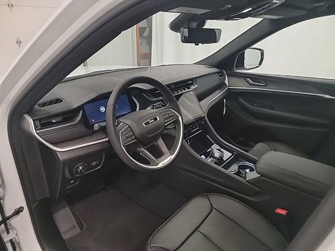 New 2025 Jeep Grand Cherokee L Limited w/ Luxury Tech Group II image 14