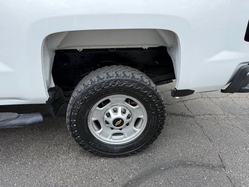 Used 2019 Chevrolet Silverado 2500 W/T AWD/4WD image 13