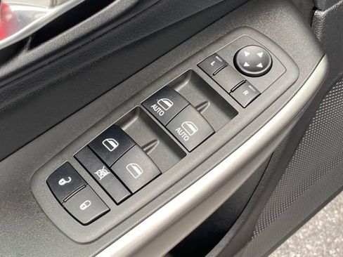 Used 2022 Jeep Cherokee Latitude Lux w/ Sun & Sound Group AWD/4WD image 12