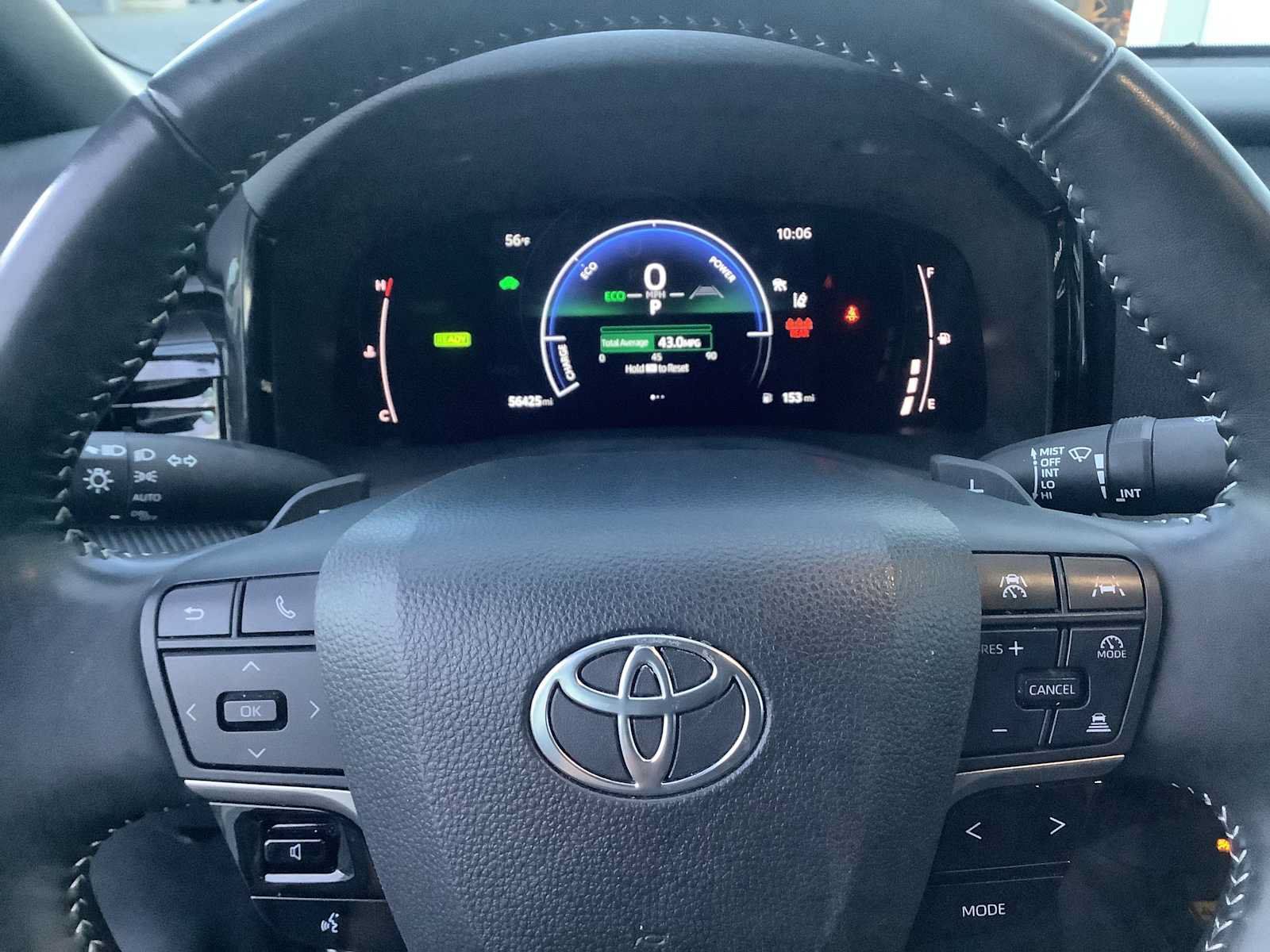Used 2025 Toyota Camry SE FWD image 16