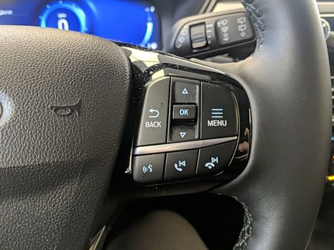 Certified 2022 Ford Escape Titanium w/ Class II Trailer Tow Package image 18