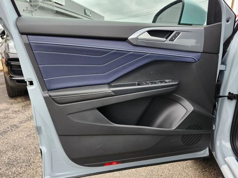 New 2026 Volkswagen Taos SEL AWD/4WD image 10