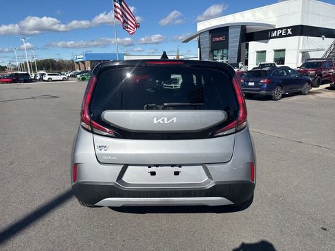 Used 2024 Kia Soul LX w/ Option Group 015 image 4