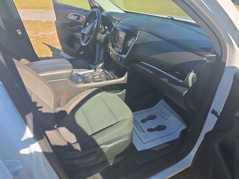 Used 2021 Chevrolet Traverse LS image 19