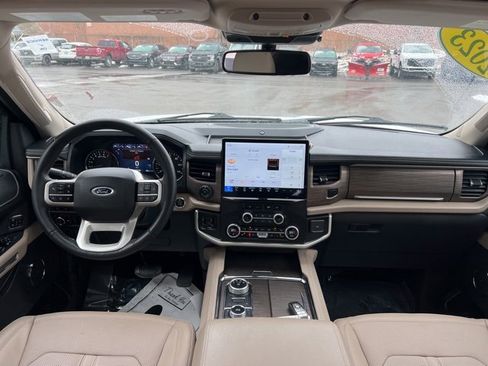 Used 2023 Ford Expedition Limited image 20