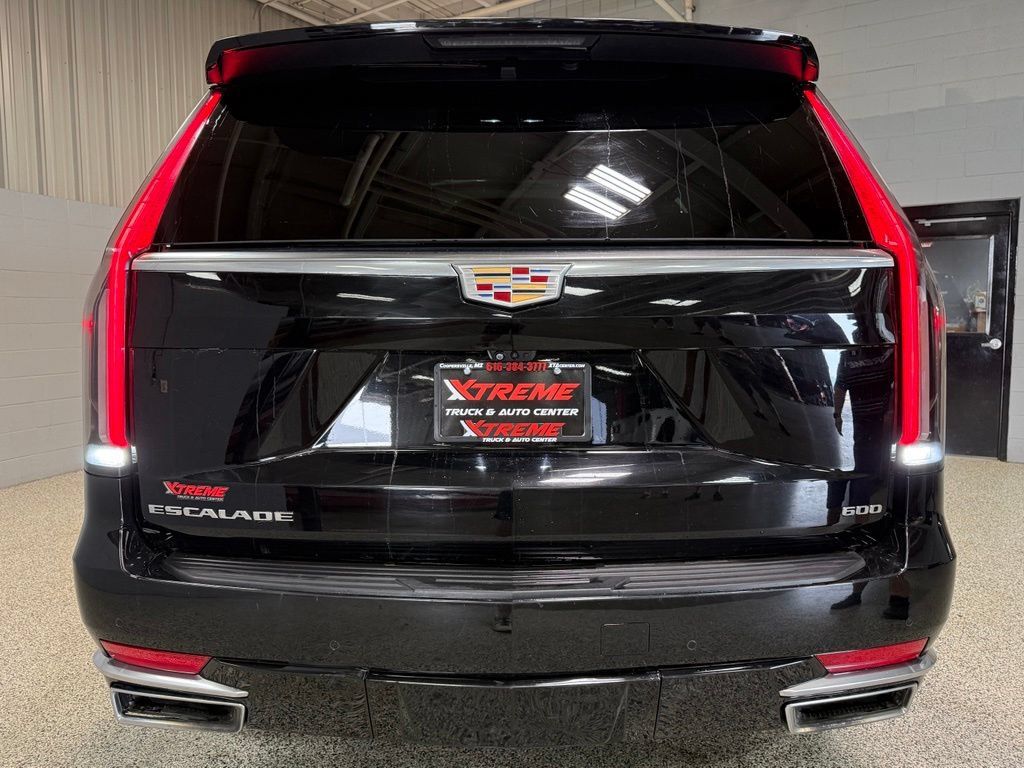 Used 2023 Cadillac Escalade Premium Luxury AWD/4WD image 5
