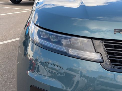 Used 2024 Land Rover Range Rover Sport SE image 9