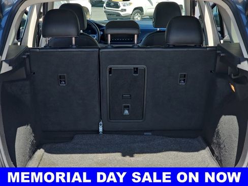 Used 2023 Volkswagen Taos SE FWD image 15