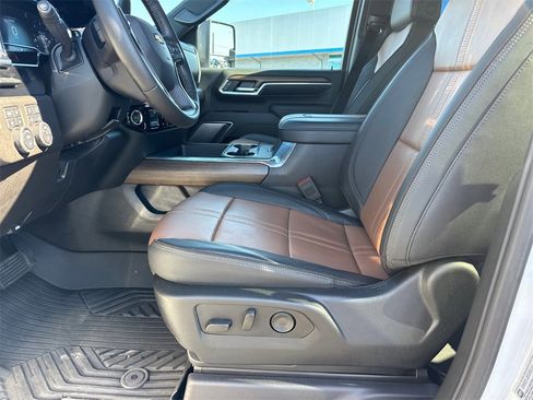Used 2024 Chevrolet Silverado 2500 High Country w/ High Country Premium Package image 10