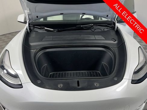 Used 2022 Tesla Model Y Long Range AWD/4WD image 30