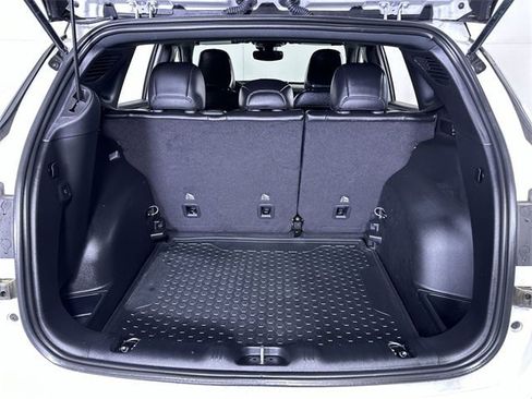 Used 2024 Jeep Compass Latitude w/ Convenience Group image 27