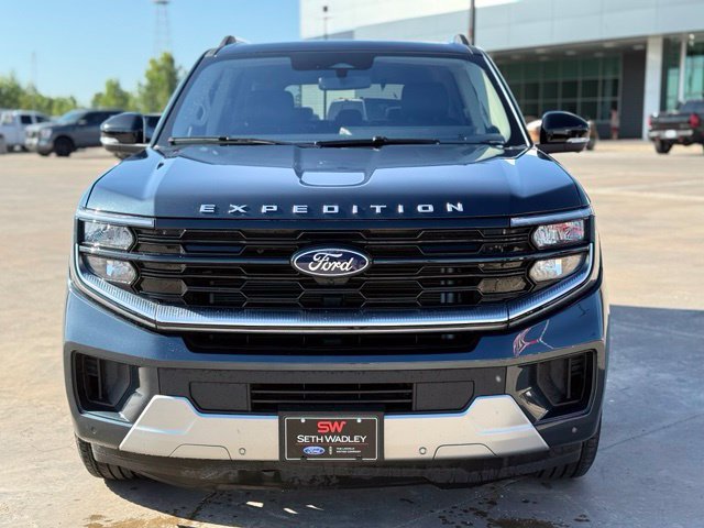 Certified 2025 Ford Expedition Platinum w/ Driver's Package AWD/4WD image 3