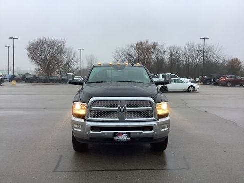Used 2017 RAM 2500 Laramie w/ Convenience Group image 2