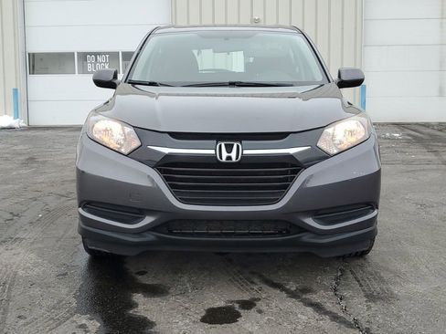Used 2018 Honda HR-V LX image 2