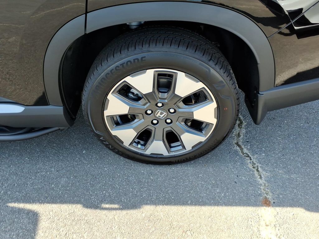 New 2026 Honda Pilot Touring image 7