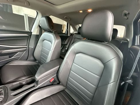 Used 2022 Volkswagen Jetta SE w/ Panoramic Sunroof Package FWD image 14