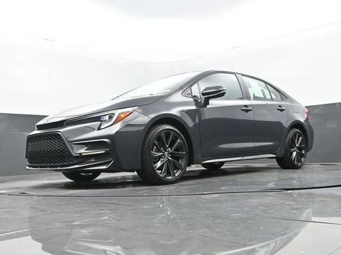 Used 2026 Toyota Corolla SE w/ SE Package FWD image 25