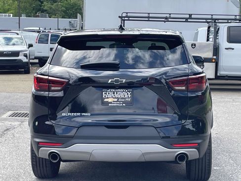 Certified 2023 Chevrolet Blazer LT w/ LPO, Black Grille Bar Package AWD/4WD image 4