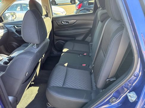 Used 2018 Nissan Rogue SV AWD/4WD image 35