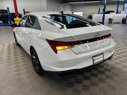 Used 2022 Hyundai Elantra Blue FWD image 7