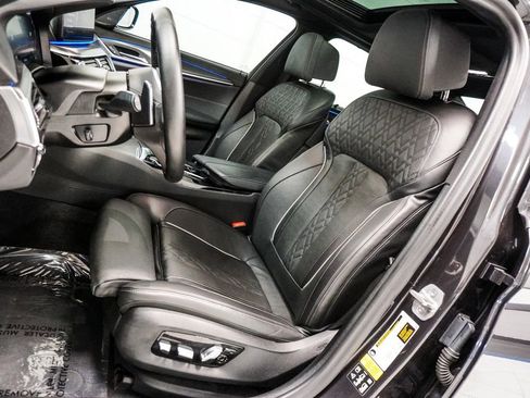 Used 2023 BMW M550i xDrive w/ Executive Package AWD/4WD image 6