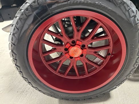 Used 2017 Jeep Wrangler Unlimited Sahara w/ Connectivity Group image 41