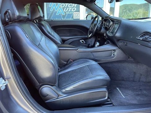 Used 2015 Dodge Challenger SXT Plus image 19