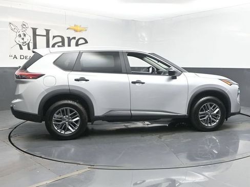 Used 2024 Nissan Rogue S AWD/4WD image 38