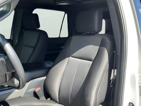 Used 2020 Ford Expedition XLT image 32